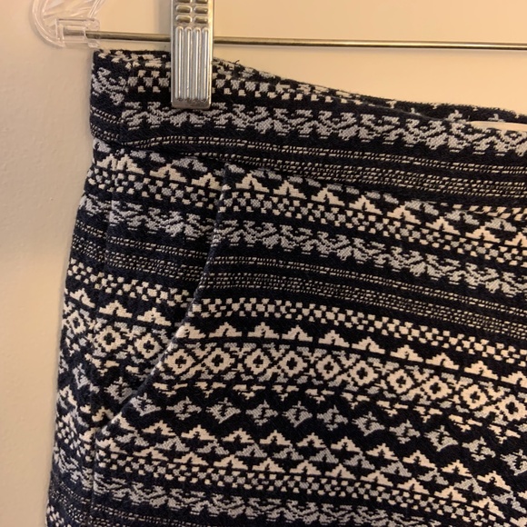 Patterned shorts - Picture 2 of 4